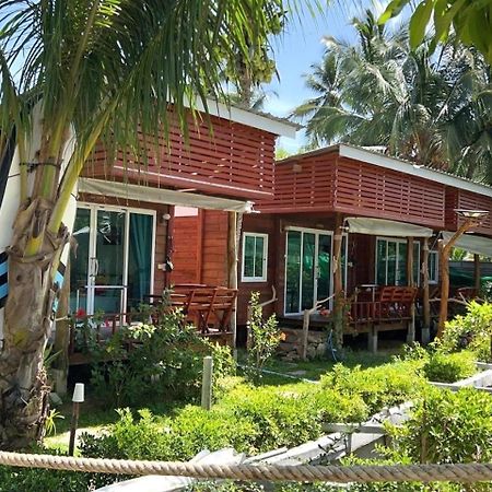 Mook Montra Resort Sea Front Ко Моок Екстериор снимка