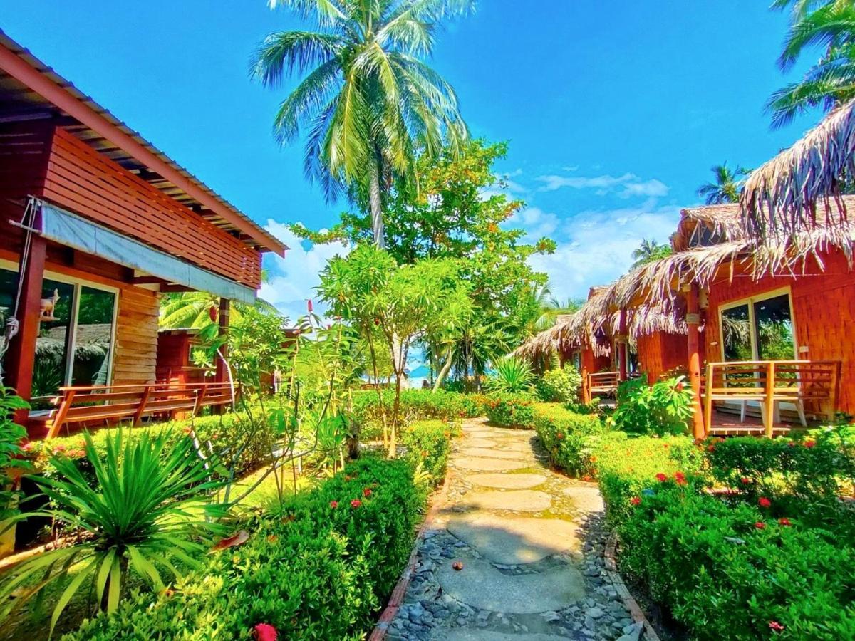 Mook Montra Resort Sea Front Ко Моок Екстериор снимка