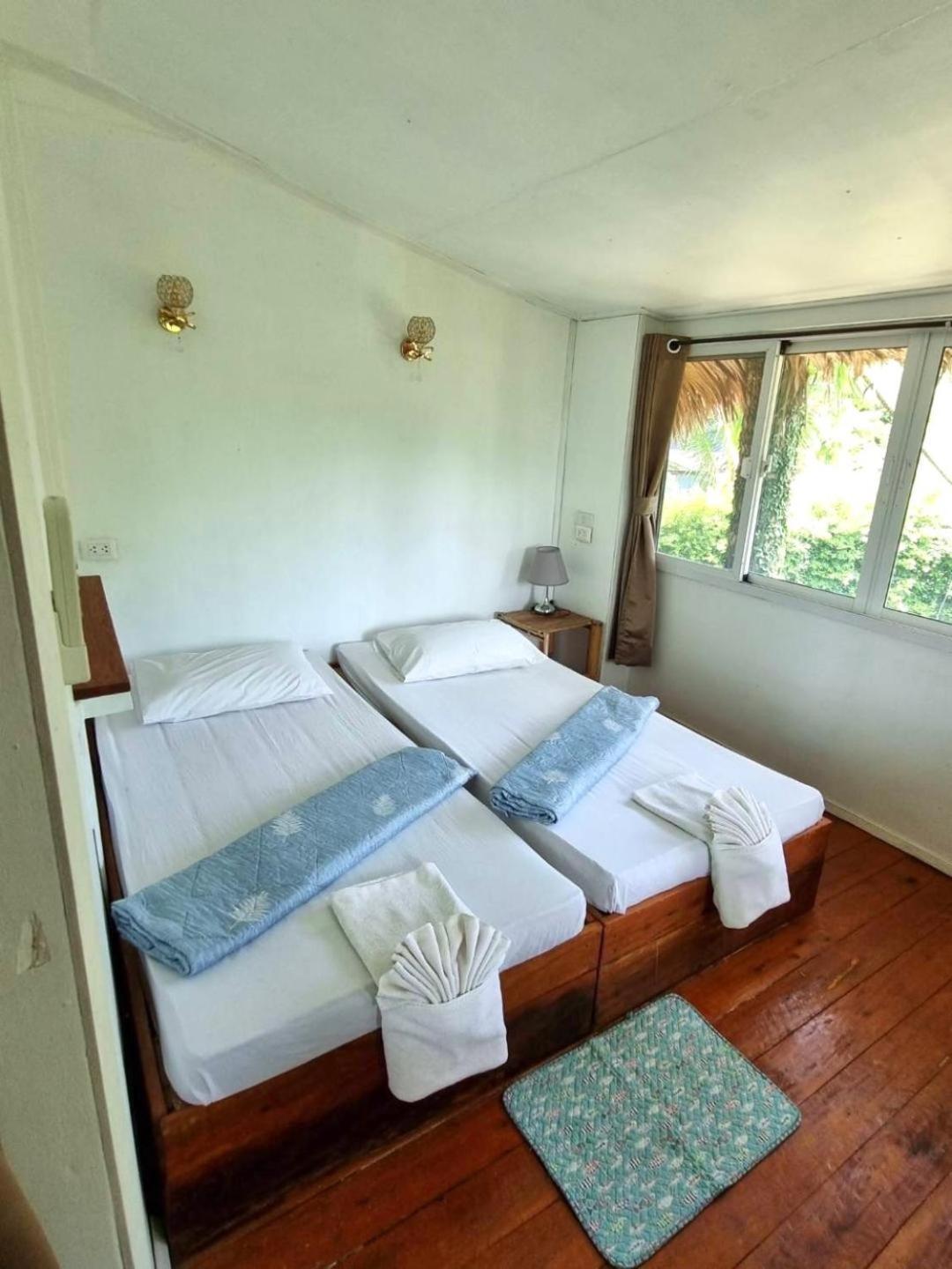Mook Montra Resort Sea Front Ко Моок Екстериор снимка