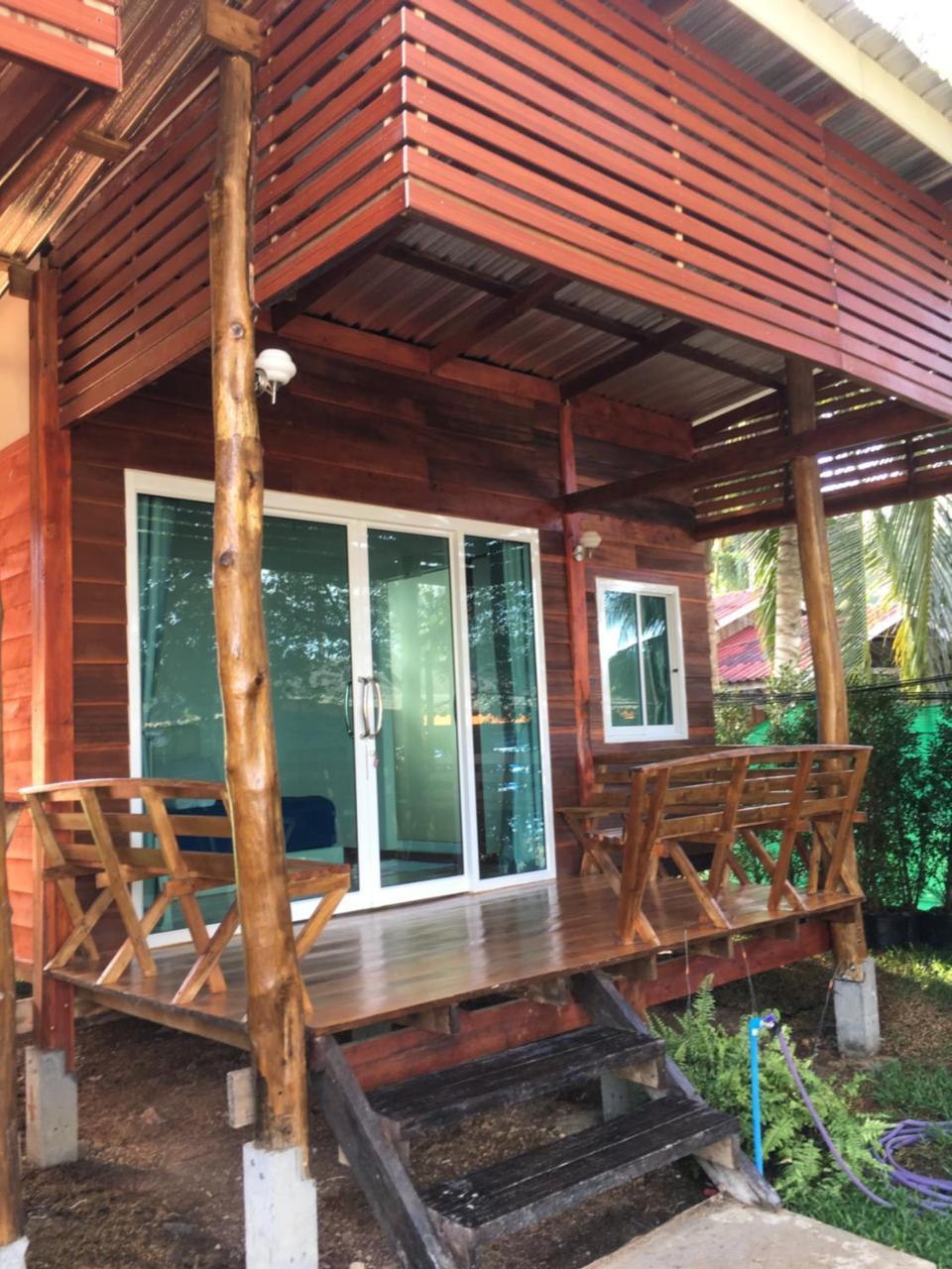 Mook Montra Resort Sea Front Ко Моок Екстериор снимка