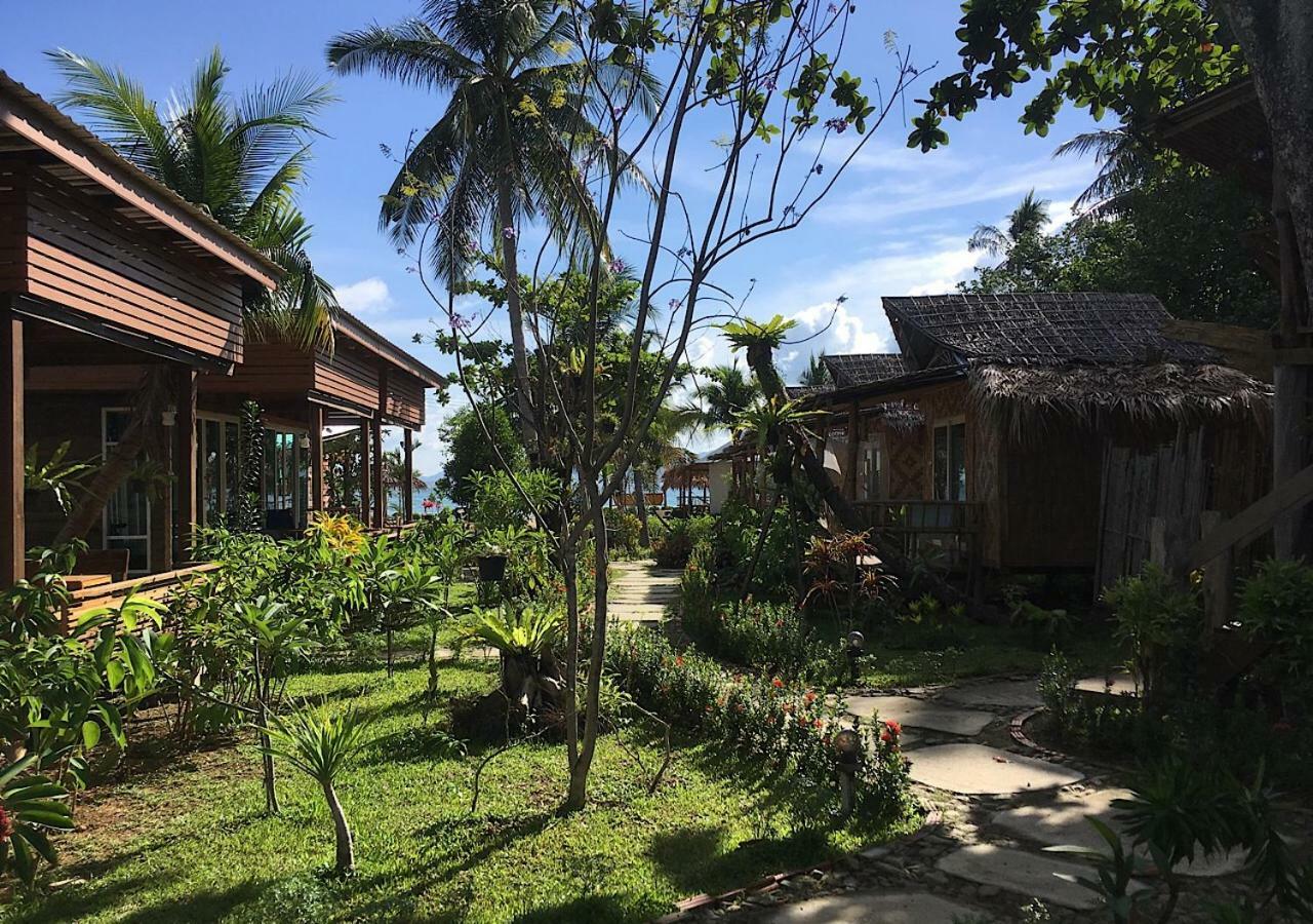 Mook Montra Resort Sea Front Ко Моок Екстериор снимка